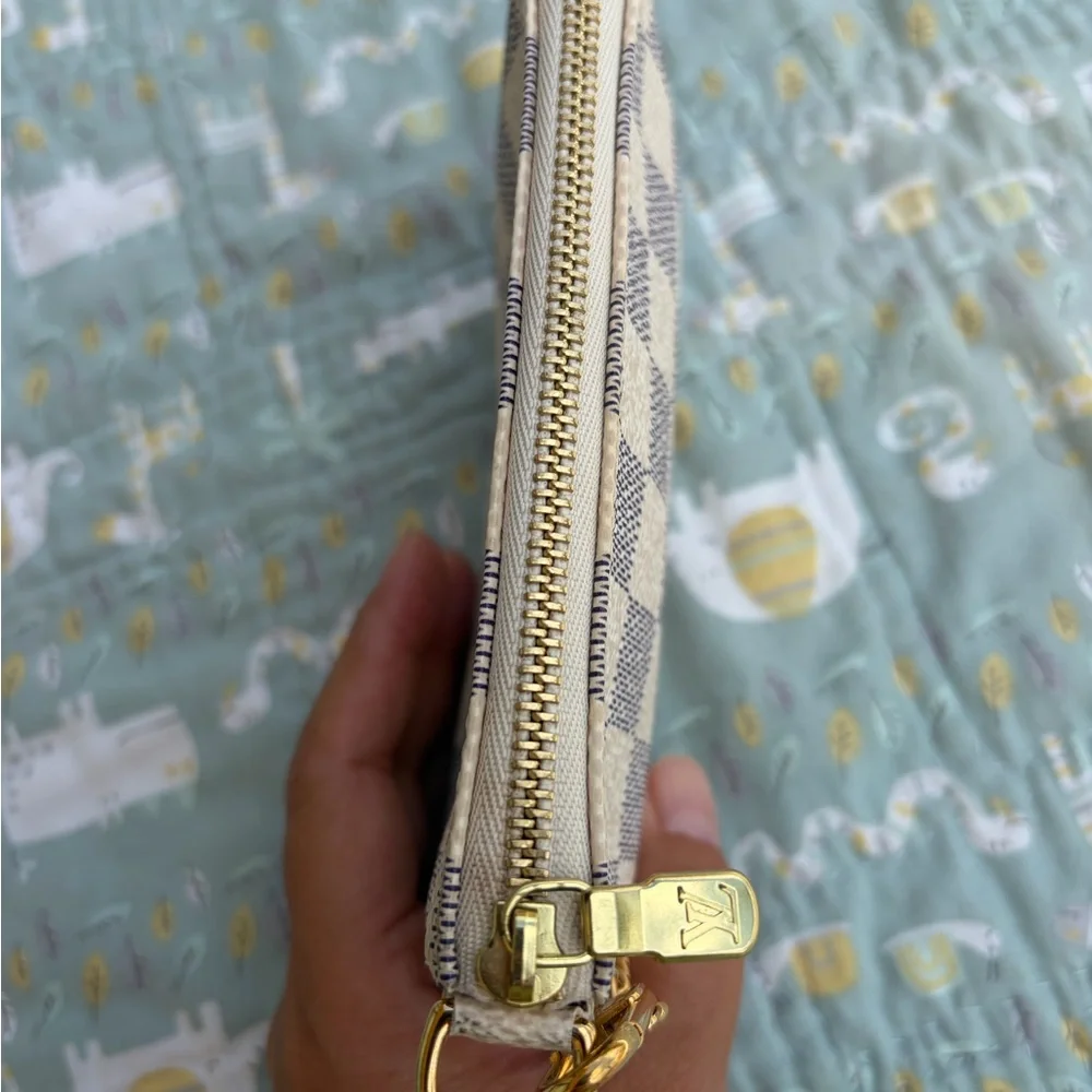 Louis Vuitton Mini Pochette Damier Azur - Picture 6 of 12